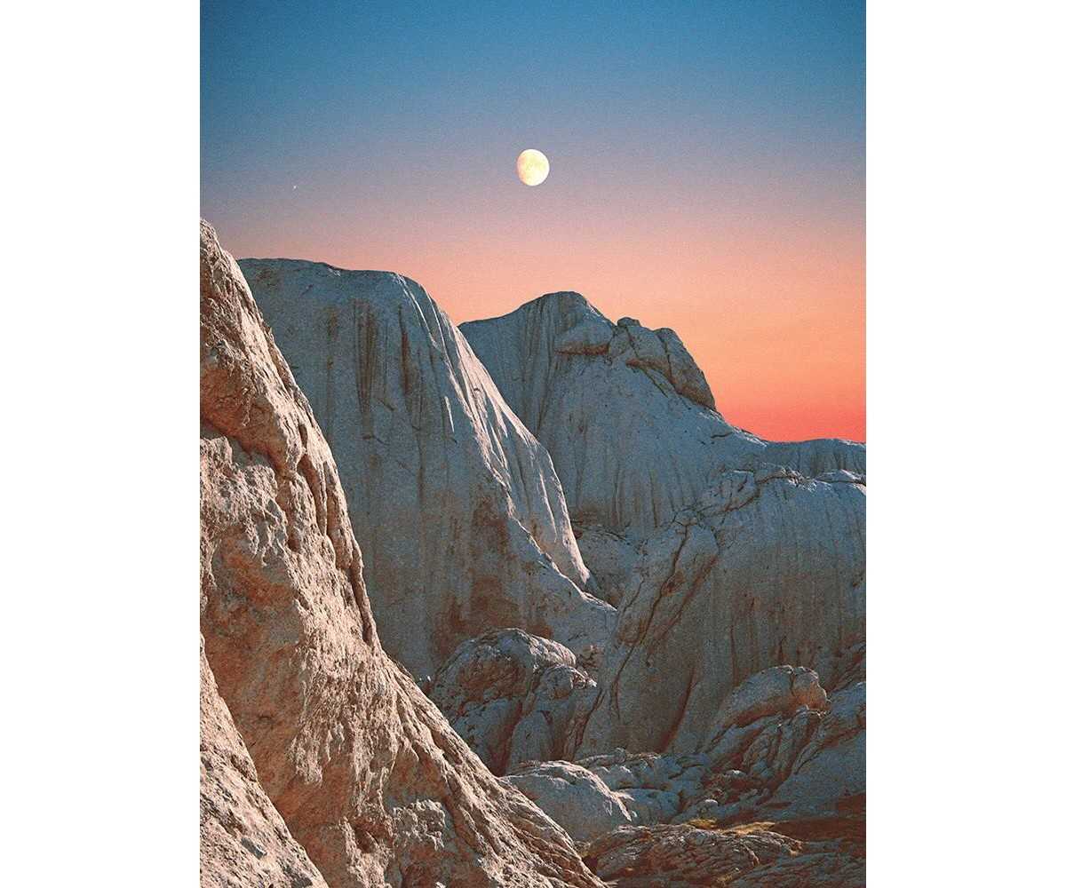 Nadzemeljske Strukture, Serija Paralelni Svetovi